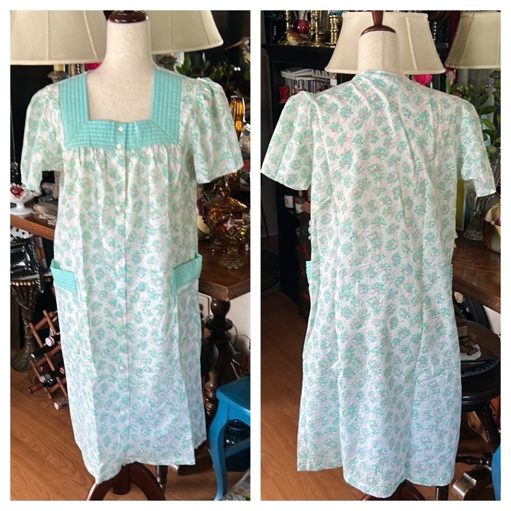 Vintage 60’s Housecoat Robe - Picture 2 of 12